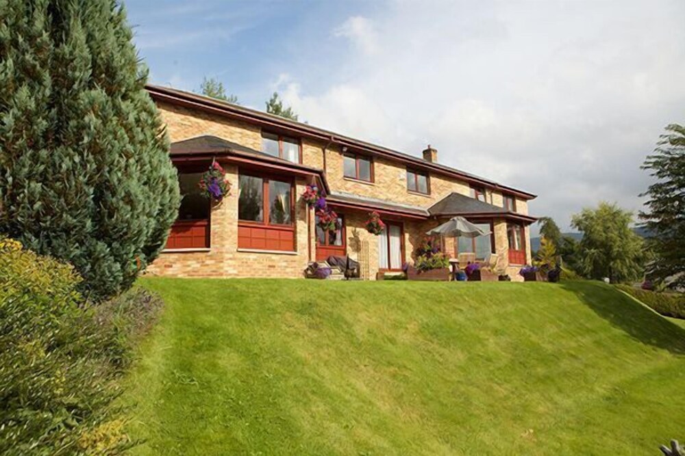 Glede Knowe Guest House — 4-Star Luxury Hotel in Innerleithen, United Kingdom