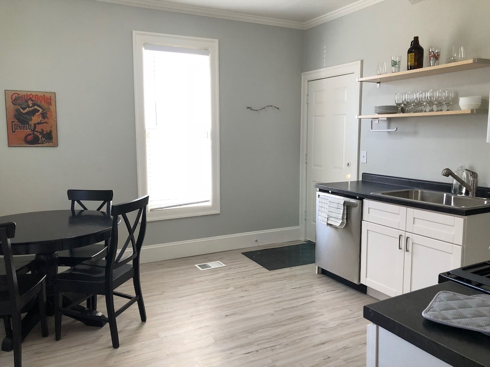 Midtown Manor - photo 12