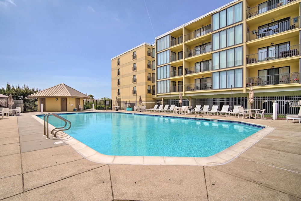 Family friendly Brigantine Condo Near Beach — 4-Star Luxury Hotel in Brigantine, United States
