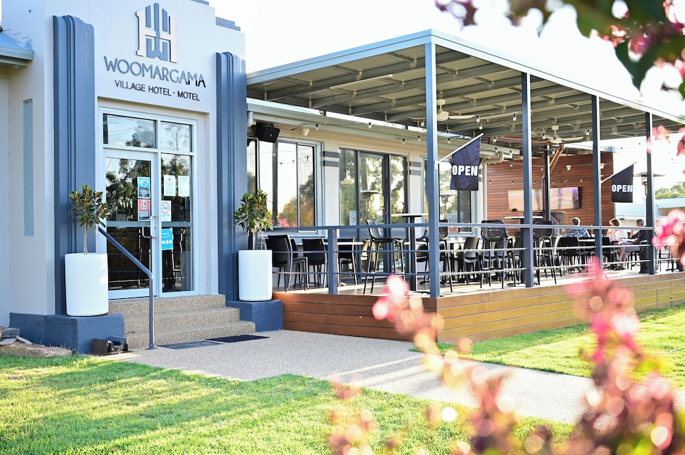 Woomargama Motel - carbon neutral hotel in Holbrook
