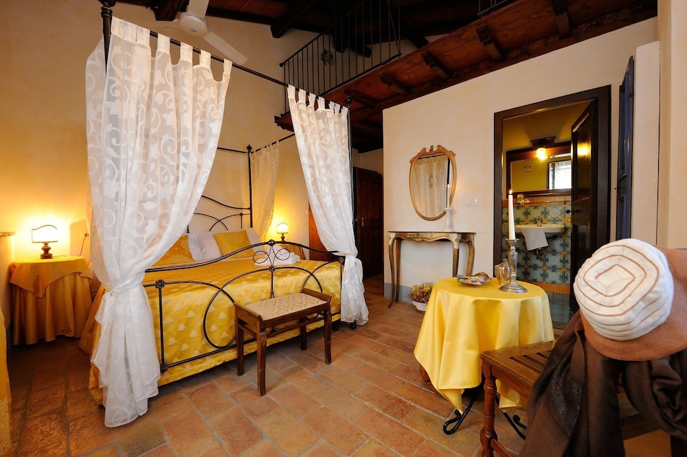 Le Terre Di Isa — 4-Star Luxury Hotel in Magione, Italy