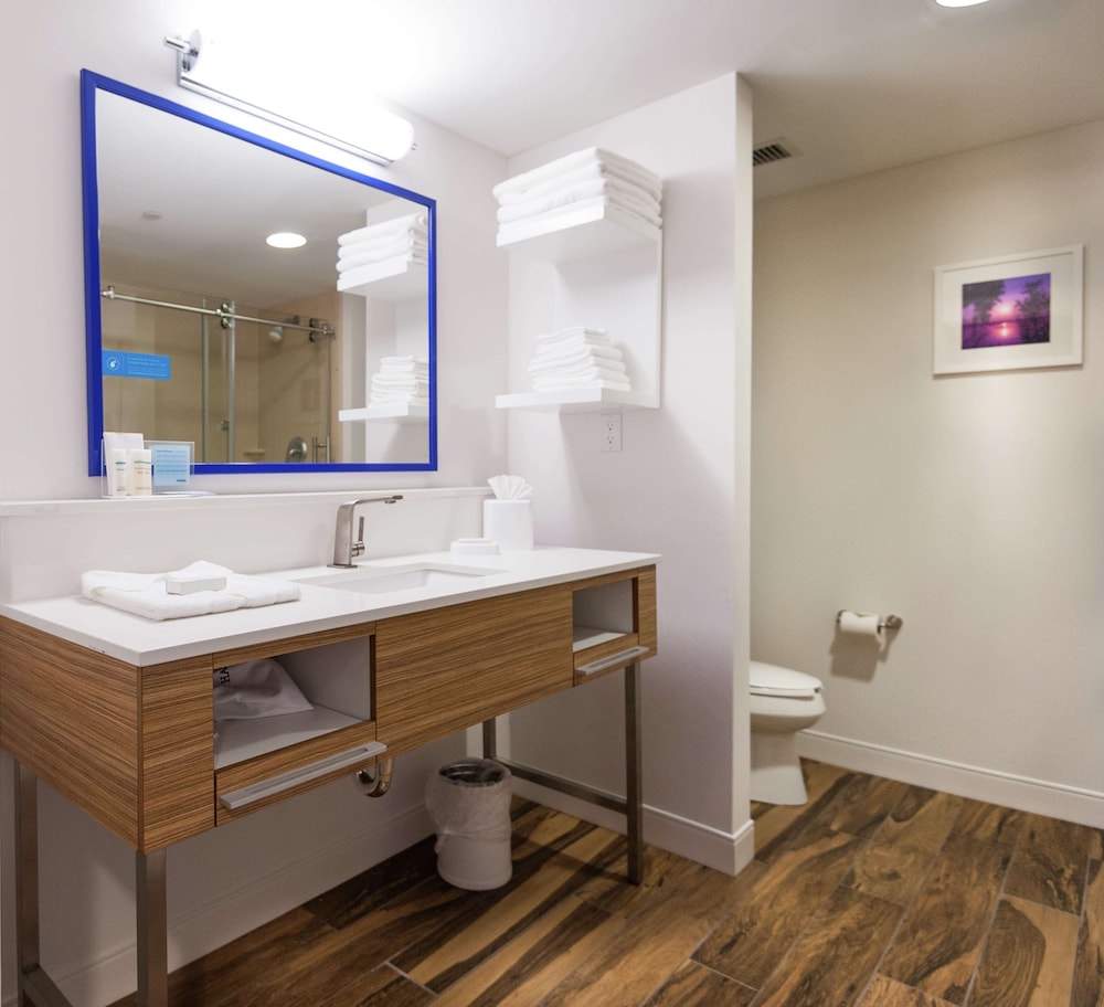 Hampton Inn Doylestown - photo 33