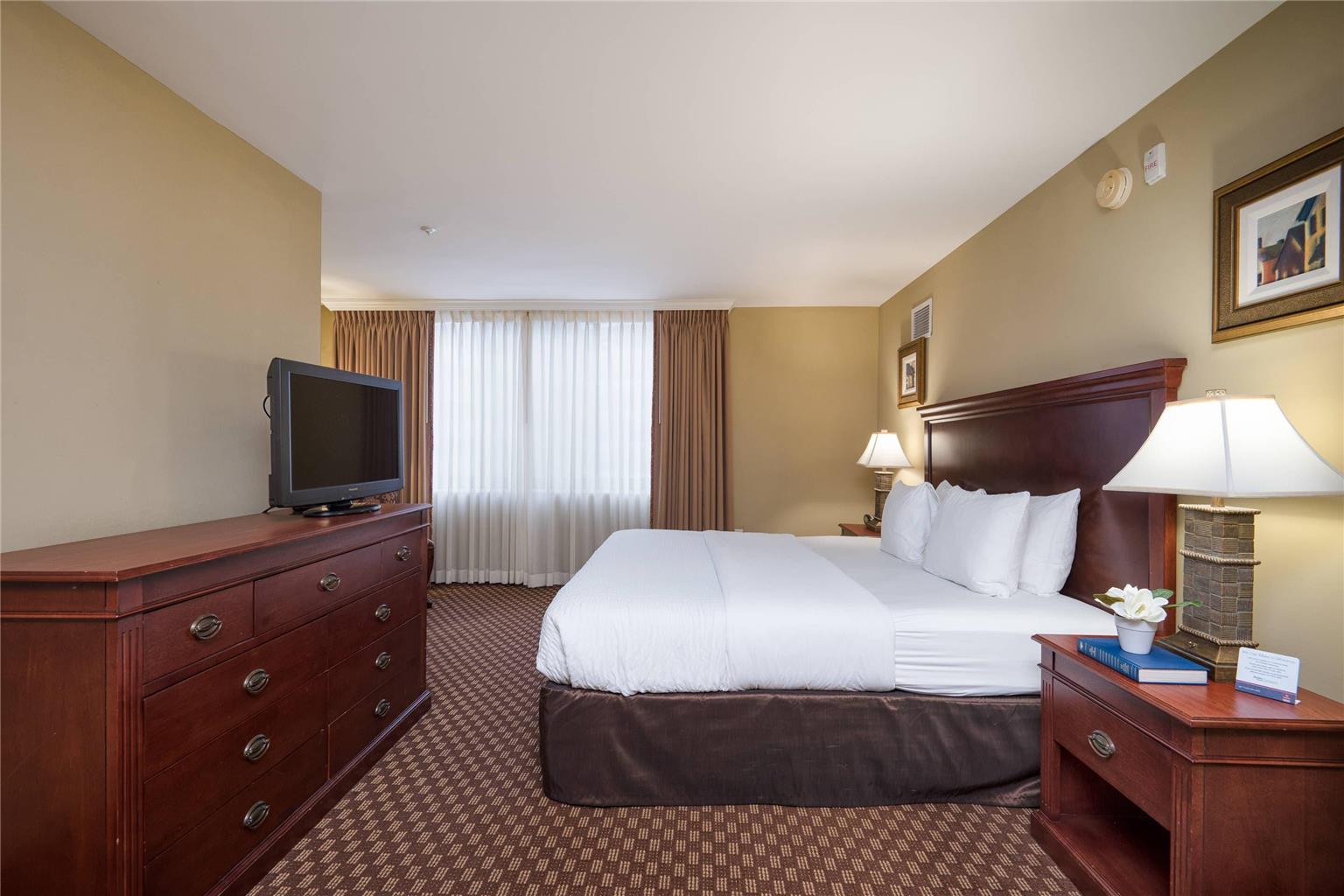Arlington Court Suites a Clarion Collection Hotel - photo 26