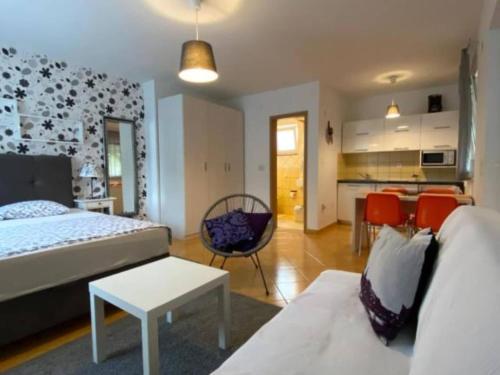 Apartments Lara Rab Studio Apartment with Balcony — 4-Star Luxury Hotel in Rab, Croatia