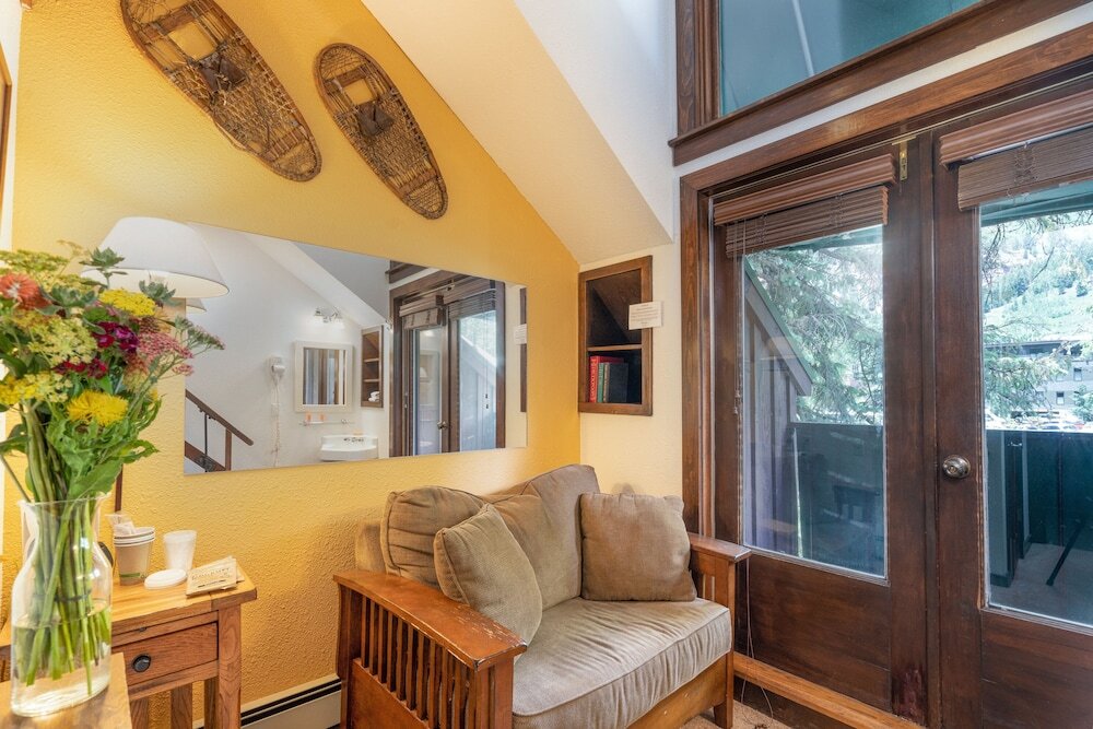 Manitou Lodge 10 Hotel Room By Alpine Lodging Telluride — Telluride