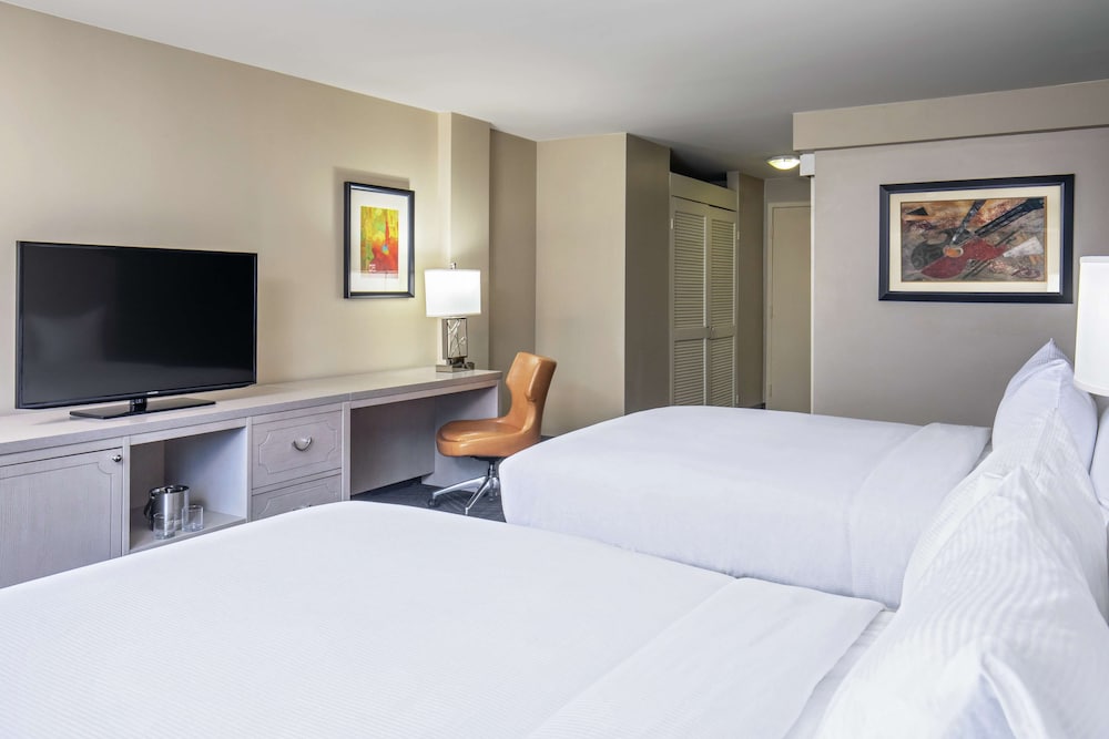 DoubleTree by Hilton Hotel Nashville Downtown - photo 11
