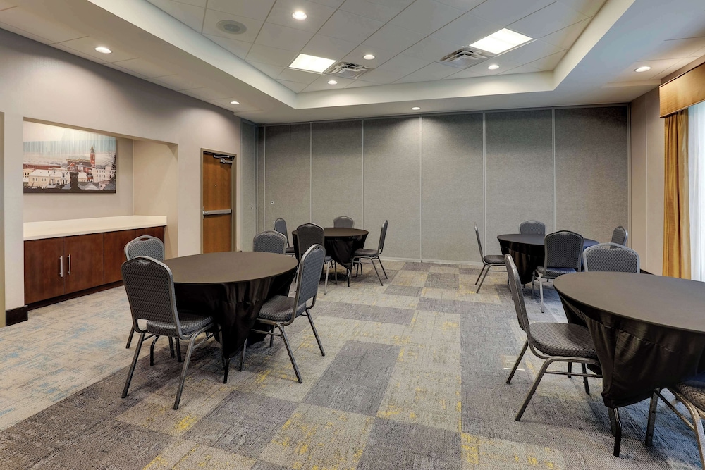 Hampton Inn & Suites Rome - photo 52