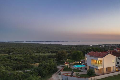 Villa White — 4-Star Luxury Hotel in Vodnjan, Croatia