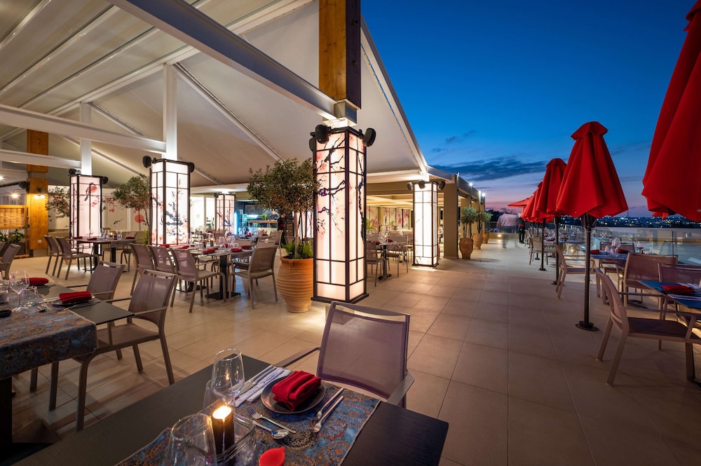 מזון ומשקאות