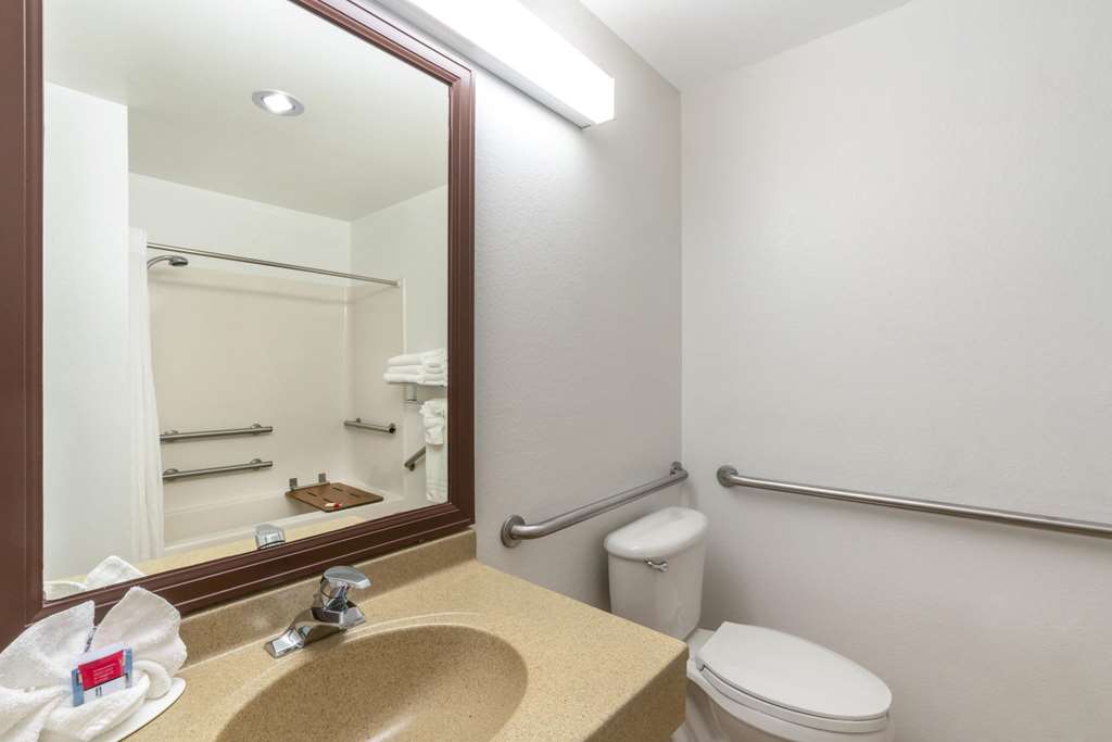 Microtel Inn & Suites by Wyndham Raton - photo 18