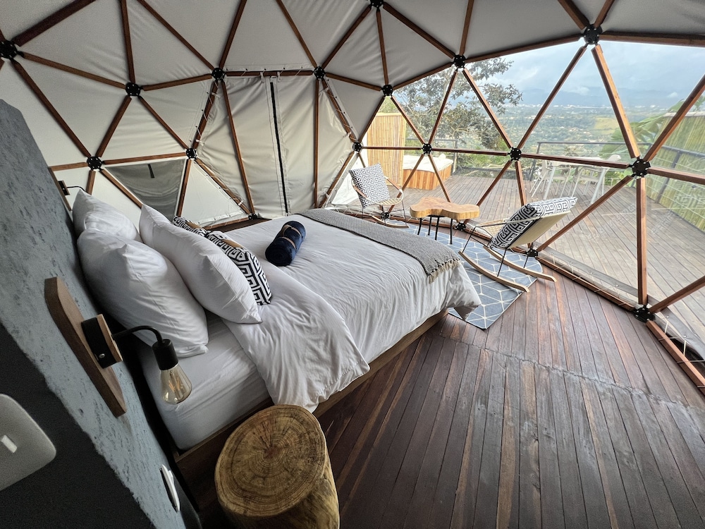 URQU Glamping cerca a Bogota — hotel in Silvania