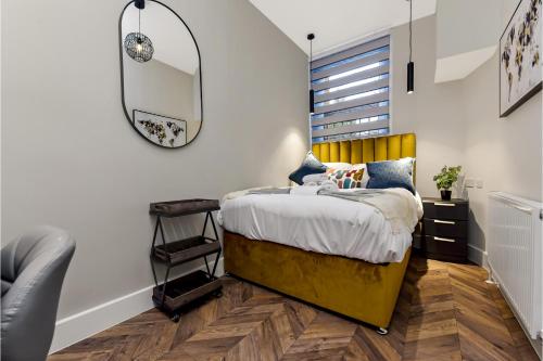 Chic London Flat 2 Doubles & Full Bath — 4-Star Luxury Hotel in London, United Kingdom