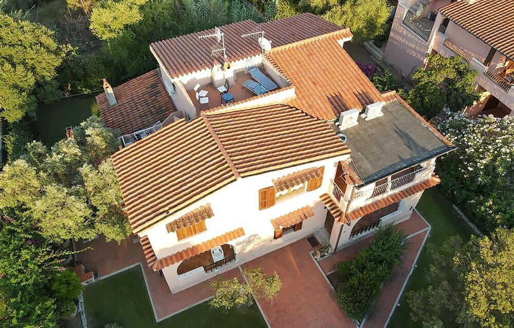 Villino Mito — 4-Star Luxury Hotel in San Teodoro, Italy