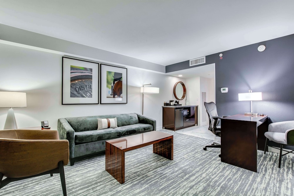 Embassy Suites Louisville East - photo 34