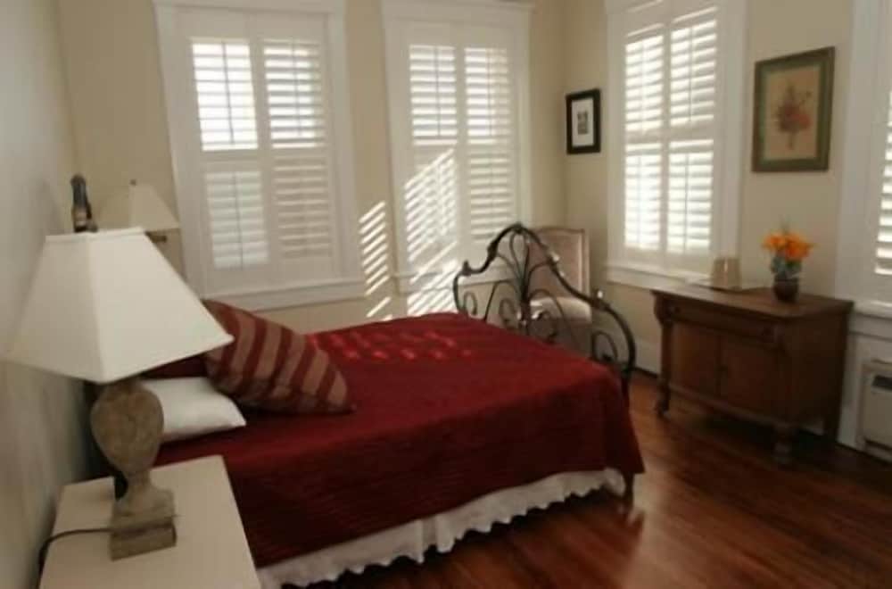 Riverview Hotel - photo 2