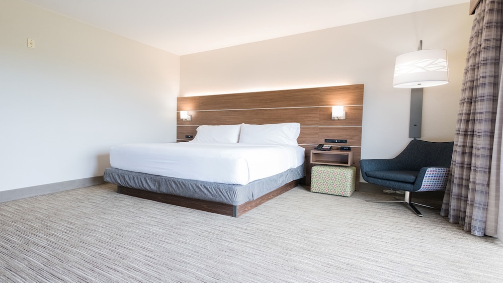 Holiday Inn Express Suites Lexington NwVineyard - photo 9