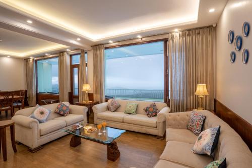 3 BHK Private Apartment in Shimla Amazing view — 4-Star Luxury Hotel in Shimla, India