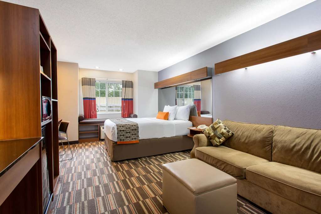Microtel Inn & Suites by Wyndham Philadelphia Airport - photo 8