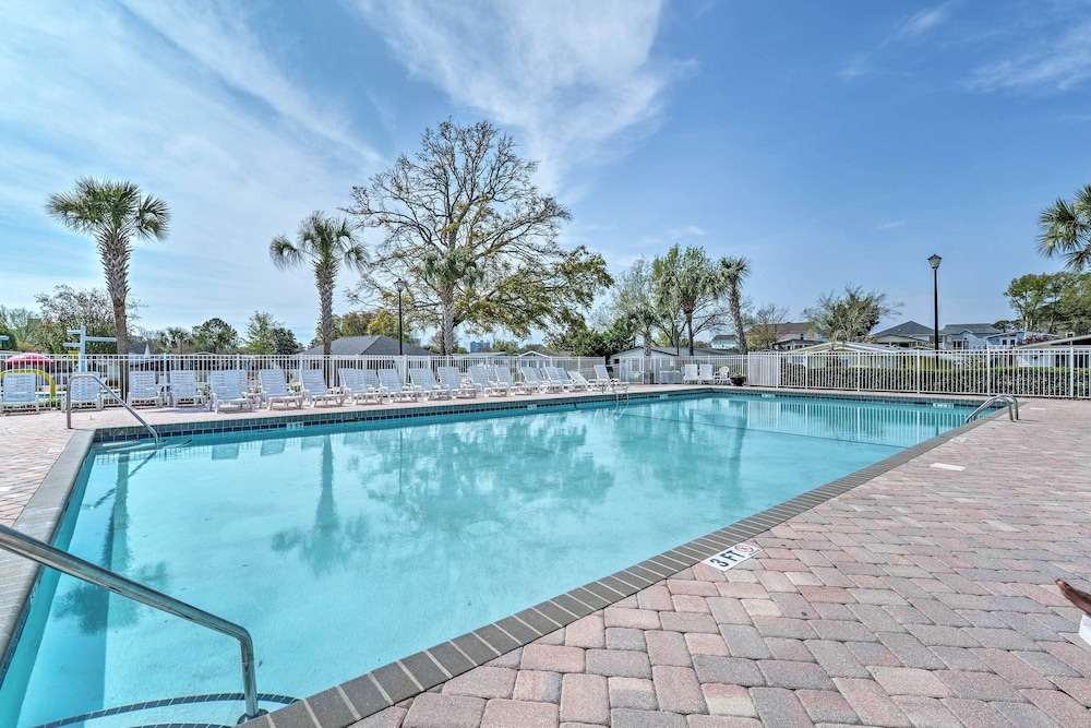 Spacious Family Retreat with Resort Amenities - photo 19