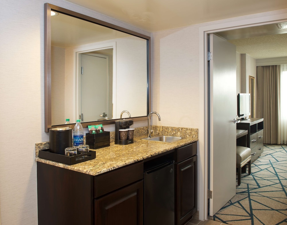 Embassy Suites by Hilton Portland Tigard - photo 30