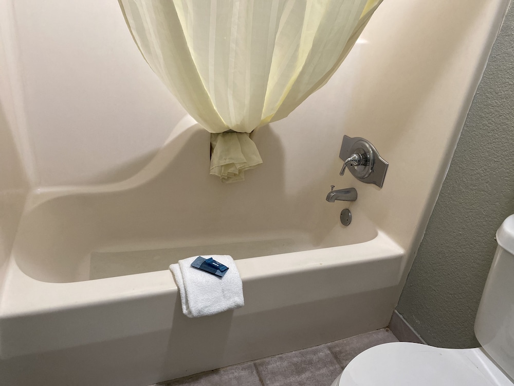 Diamond Inn - photo 10