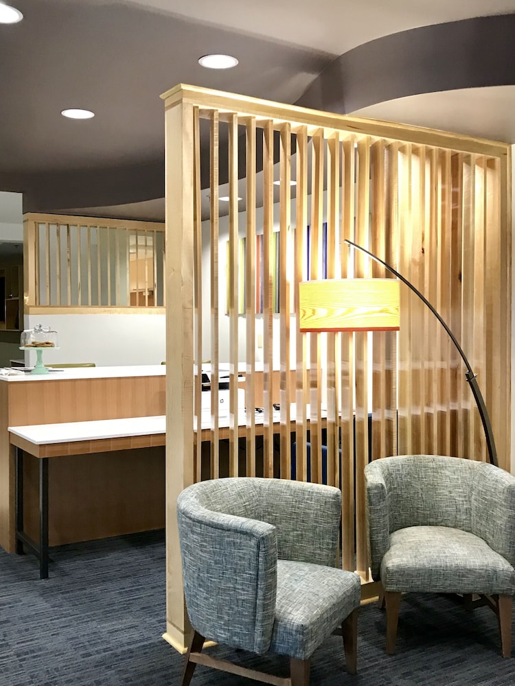 Holiday Inn Express and Suites Winona North an IHG Hotel - photo 3