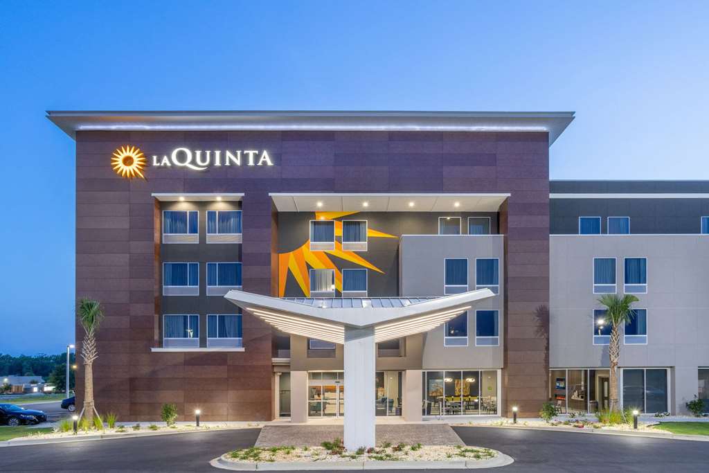 La Quinta Inn & Suites by Wyndham Valdosta - photo 4