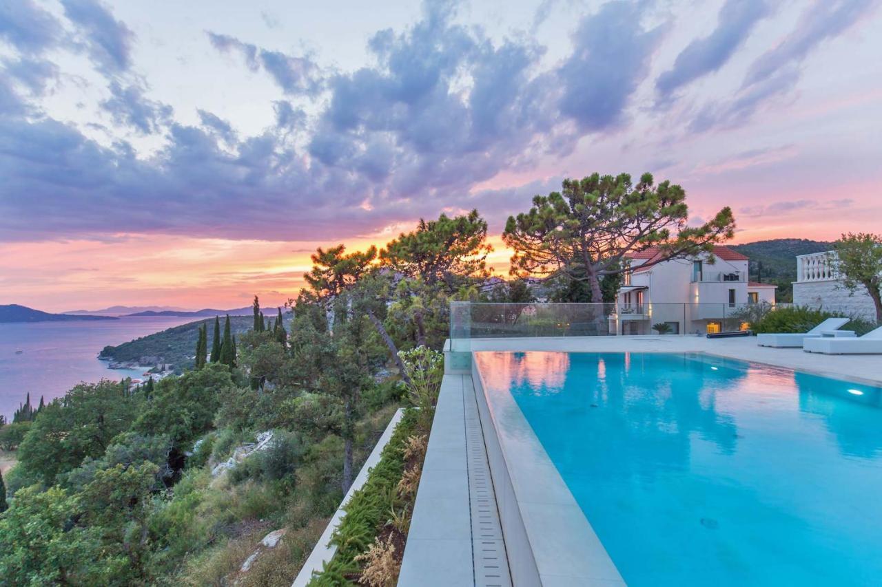 Beautiful Dubrovnik Villa 5 Bedrooms Villa Gold Dubrovnik Sea Views — 4-Star Luxury Hotel in Dubrovnik, Croatia