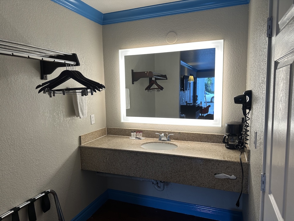 Casa Blanca Hotel and Suites Orange - photo 42