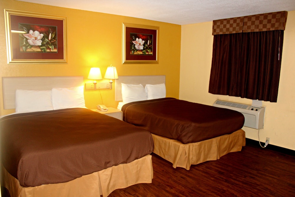 Village Inn Cotulla - photo 10