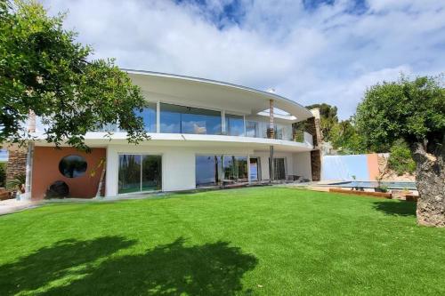 Panoramic Sea View - carbon neutral hotel in Unknown City