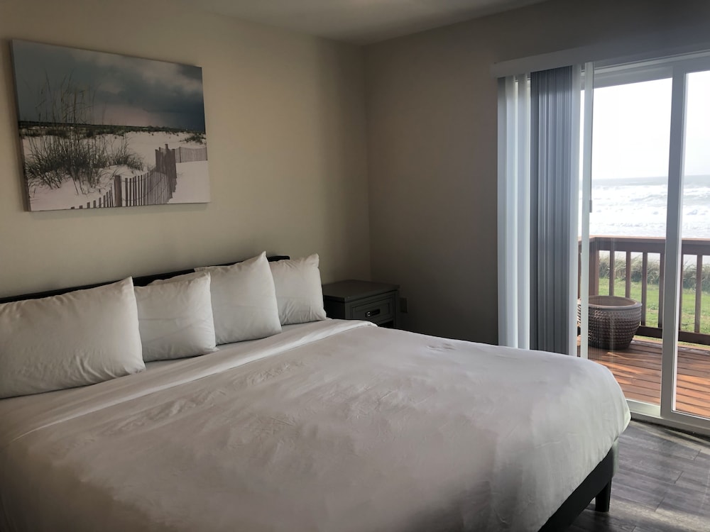 Sailor Jack's Oceanfront Inn - photo 2