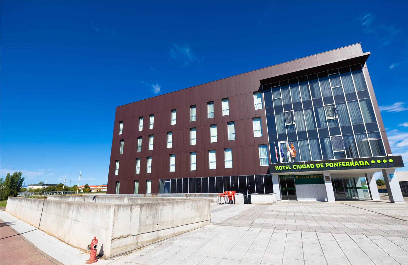 Hotel Ciudad de Ponferrada Ascend Hotel Collection — 4-Star Luxury Hotel in Ponferrada, Spain