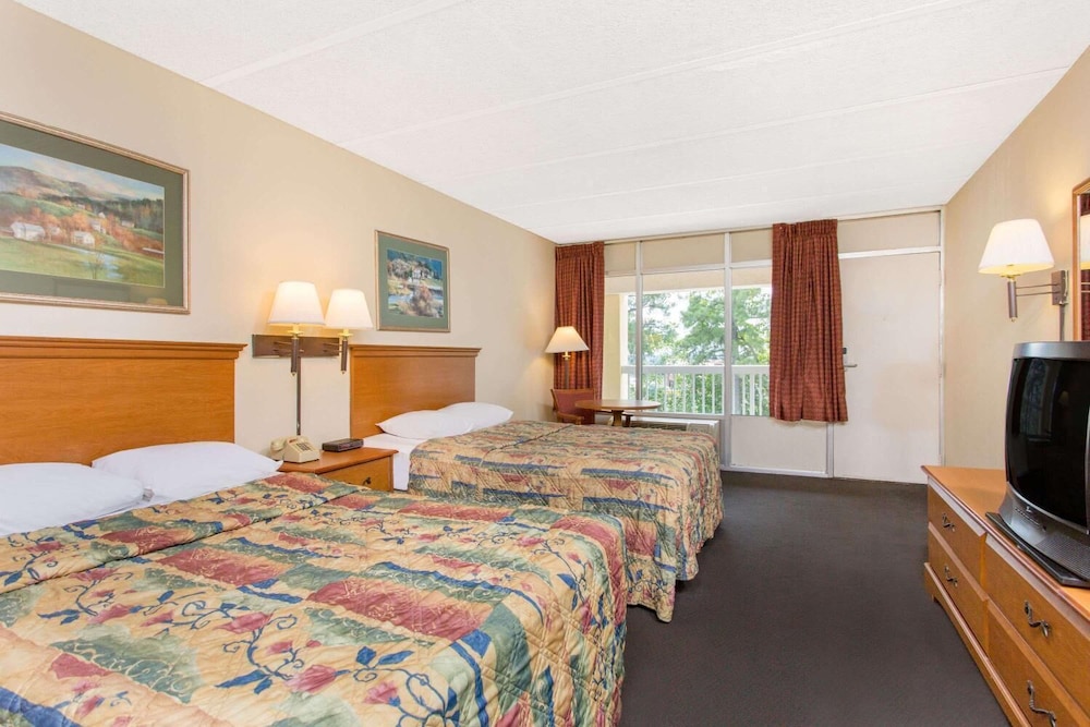 Travelodge Fredericksburg South - photo 9