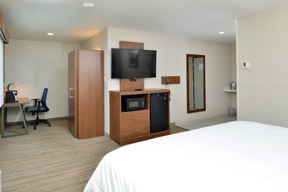 Holiday Inn Express Santa Rosa North by IHG - photo 4