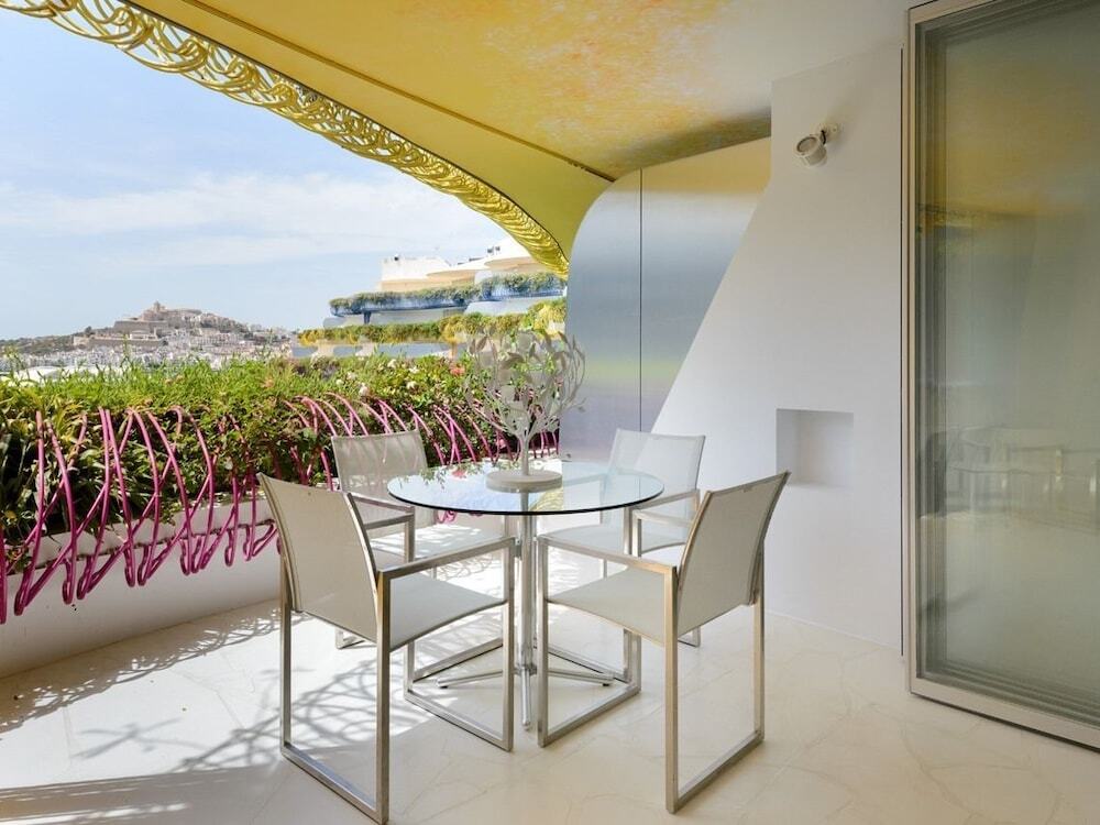 Las Boas Luxury Apartment — 4-Star Luxury Hotel in Ibiza, Spain