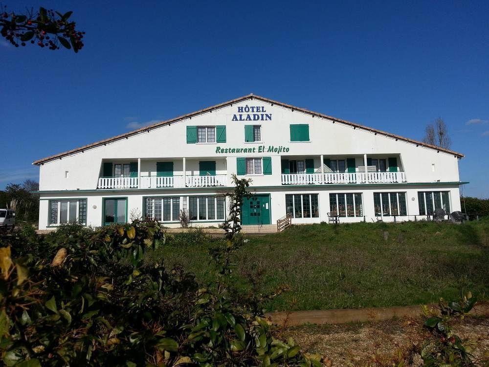 Hôtel Aladin Niort in Niort, France