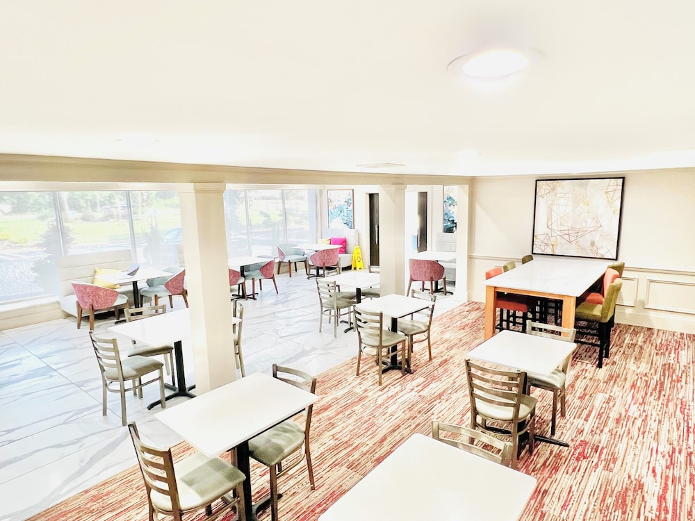 Quality Inn & Suites McDonough South I 75 - photo 15