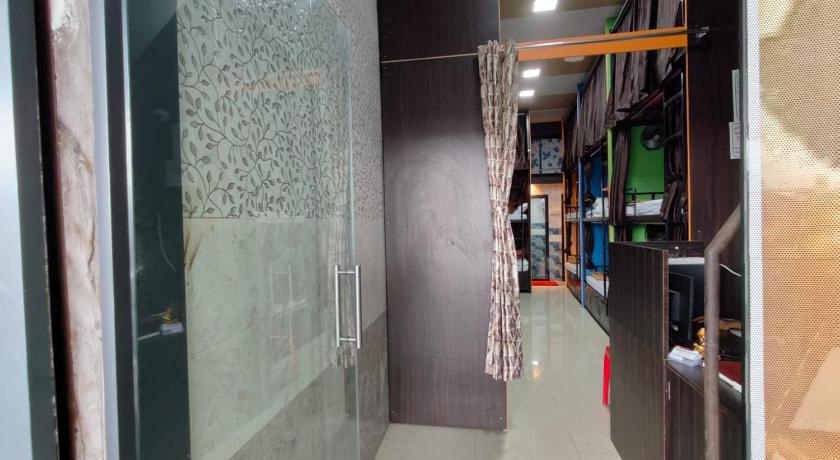 Rameshwar Dormitories Vile Parle Highway