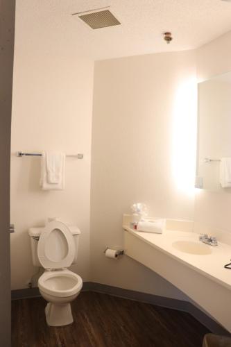 Howard Johnson by Wyndham Tifton GA I 75 - photo 41