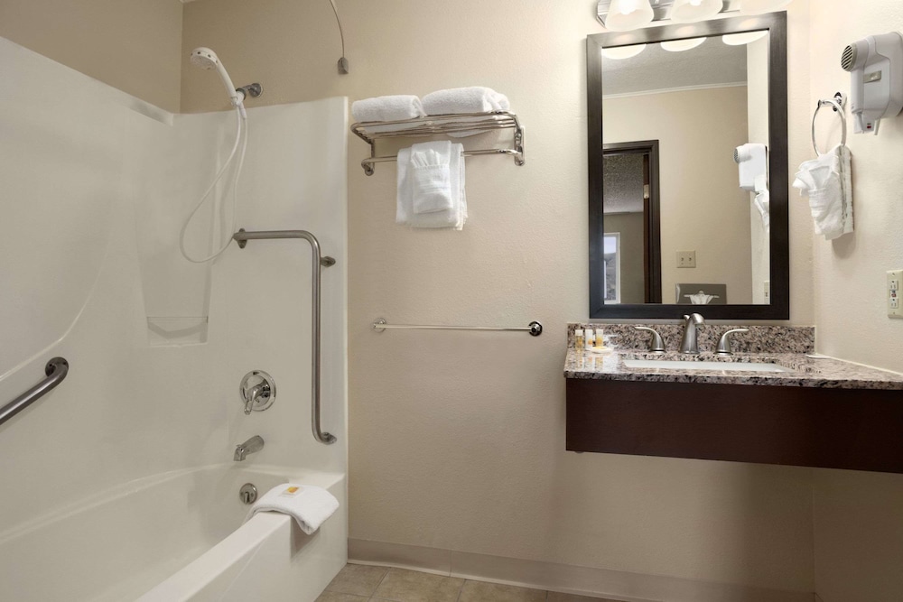 Days Inn & Suites by Wyndham Gunnison - photo 36