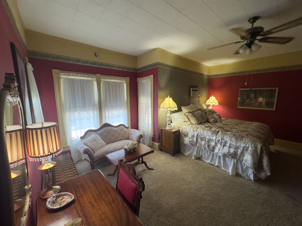 The Boho Buffalo Inn - photo 38