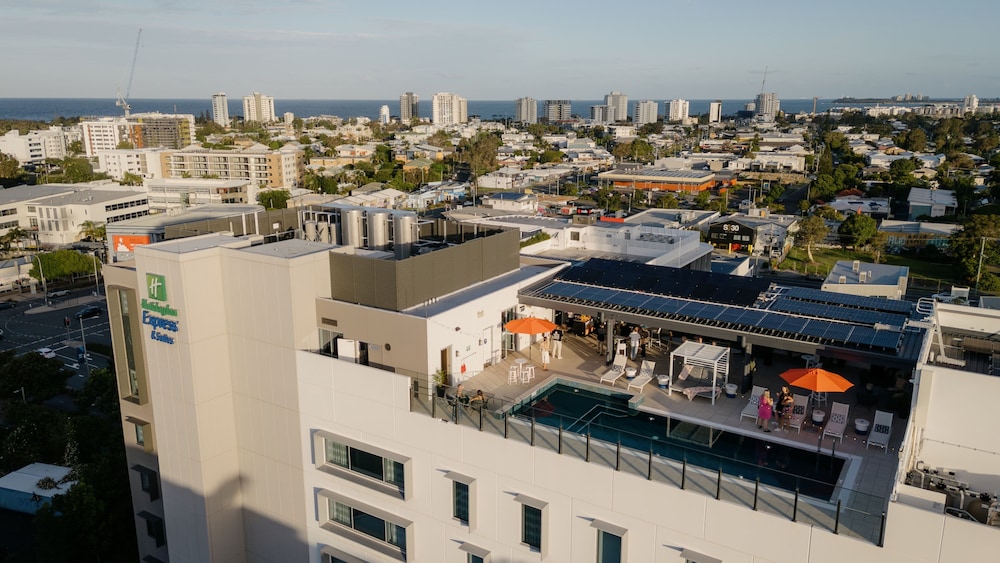 Holiday Inn Express Suites Sunshine Coast By Ihg — Maroochydore