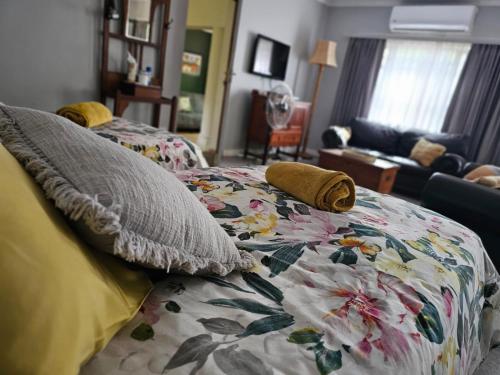 Giraffe's Rest Self Catering Studio Apartment — 4-Star Luxury Hotel in White River, South Africa