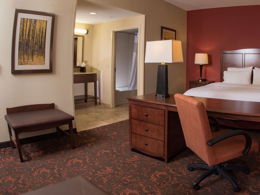 Hampton Inn & Suites Woodstock VA - photo 17