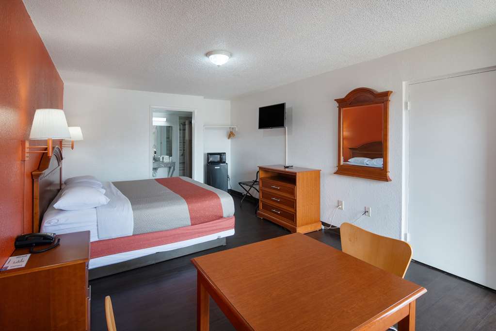 Motel 6 Montgomery AL Coliseum - photo 8