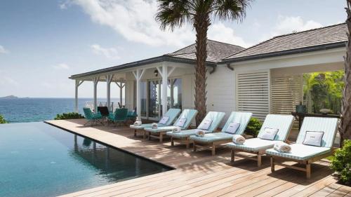 Architectural gem in the heart of a lush vegetation in Gustavia, Saint Barthelemy