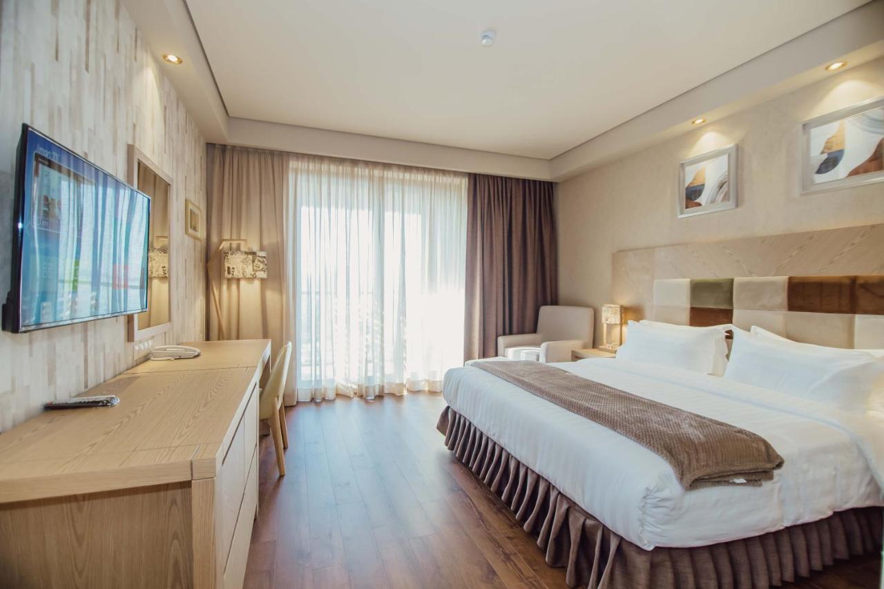 Dreamland Oasis Aparthotel in Kobuleti, Georgia