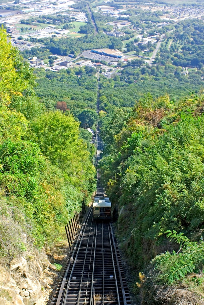 Holiday Inn Express Hotel & Suites Chattanooga Lookout Mtn by IHG - photo 56