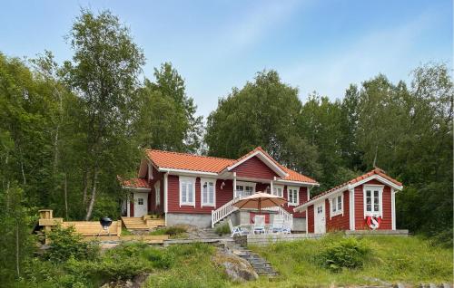 Amazing Home In Eiksund With Kitchen — 4-Star Luxury Hotel in Ulsteinvik, Norway